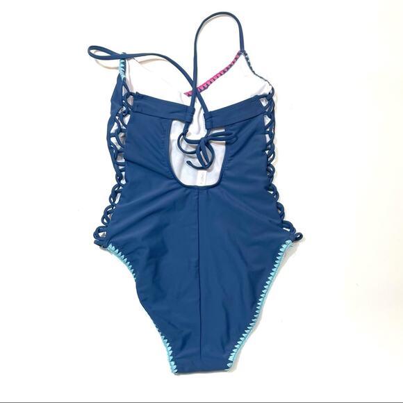 Salt+Cove Stitch Cross-Back One-Piece Swimsuit medium - Picture 4 of 6